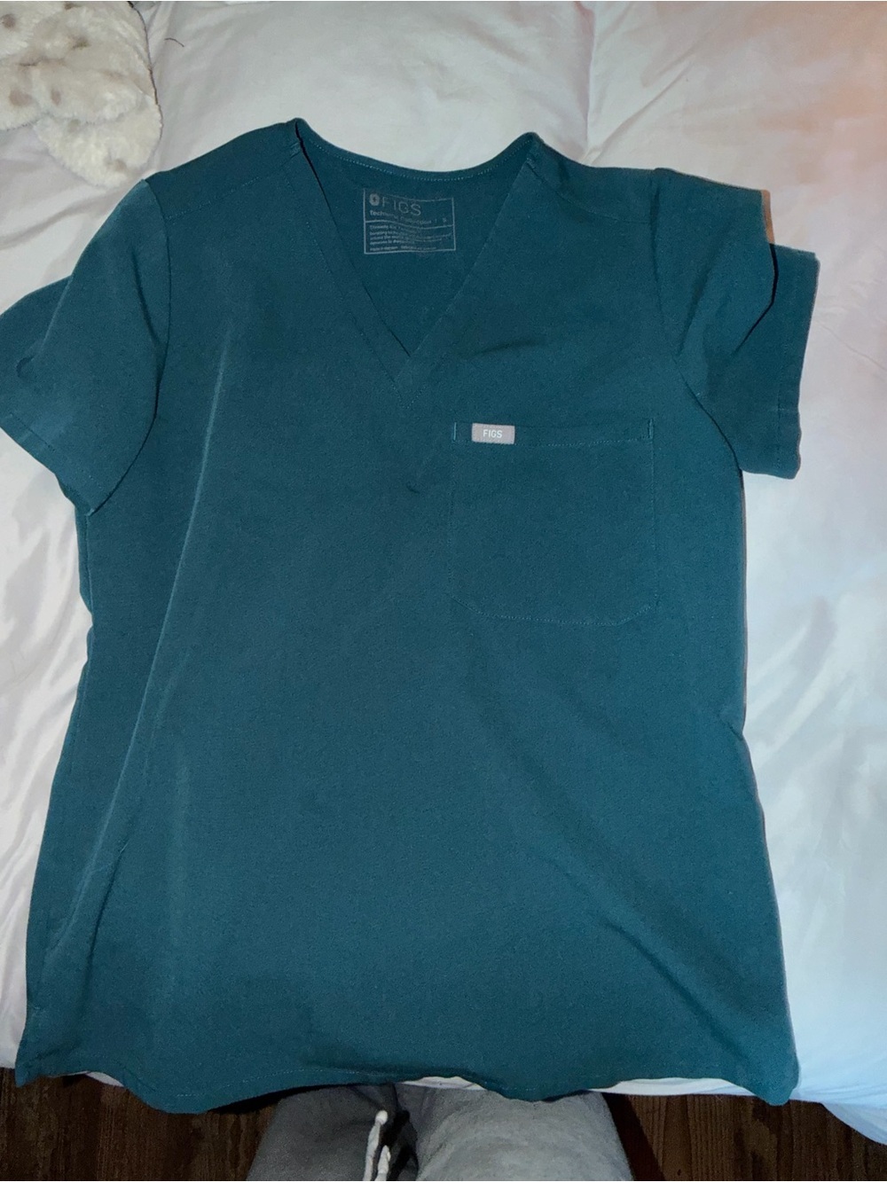 Women’s FIGS scrub set. Catarina top (size small) & High waisted Uman joggers